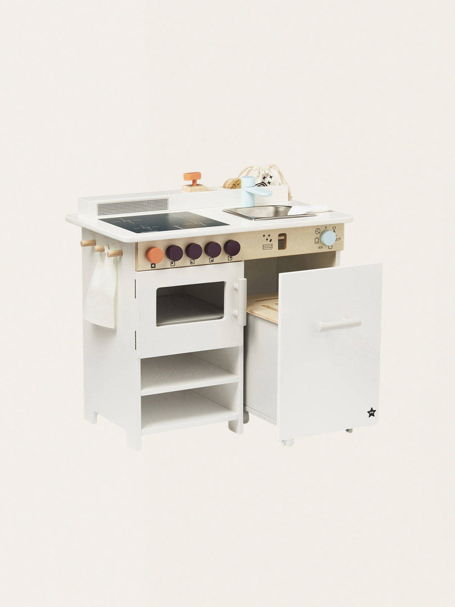 Kitchen with Kid's Hube dishwasher