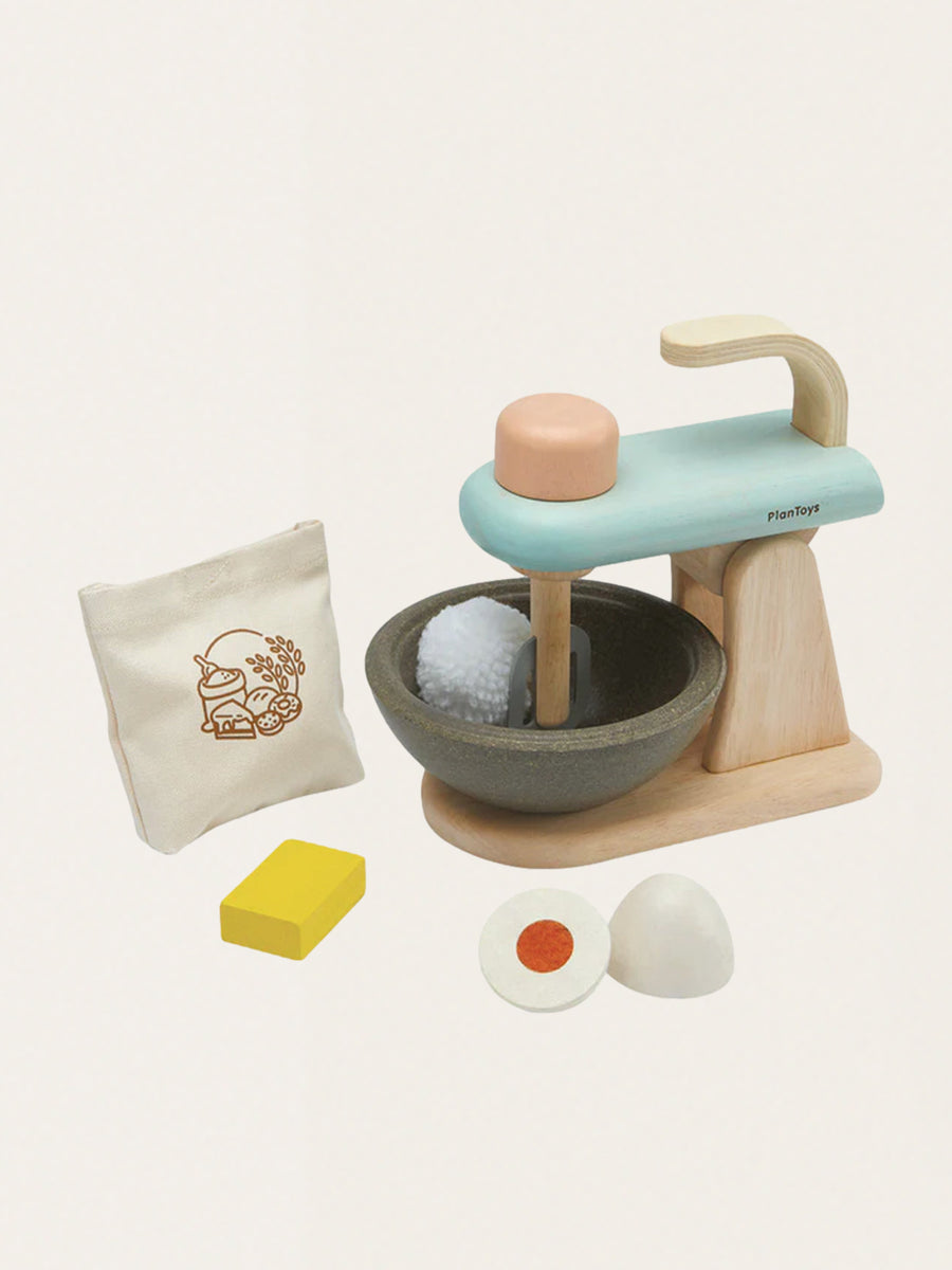 Wooden mixer with accessories