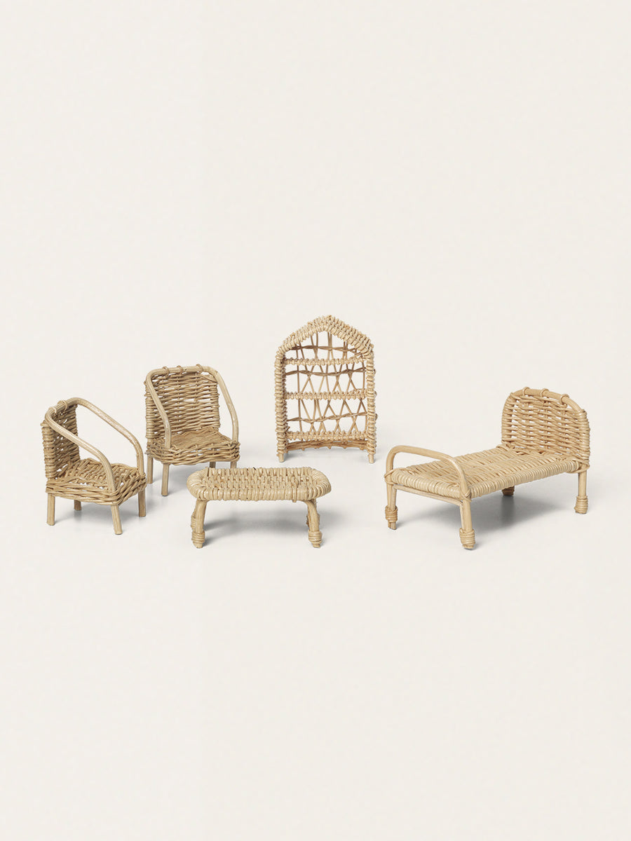 Rattanmöbel für ein Puppenhaus