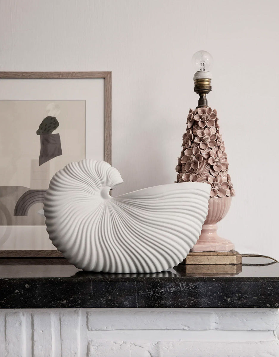 Ceramiczna donica w kształcie muszli