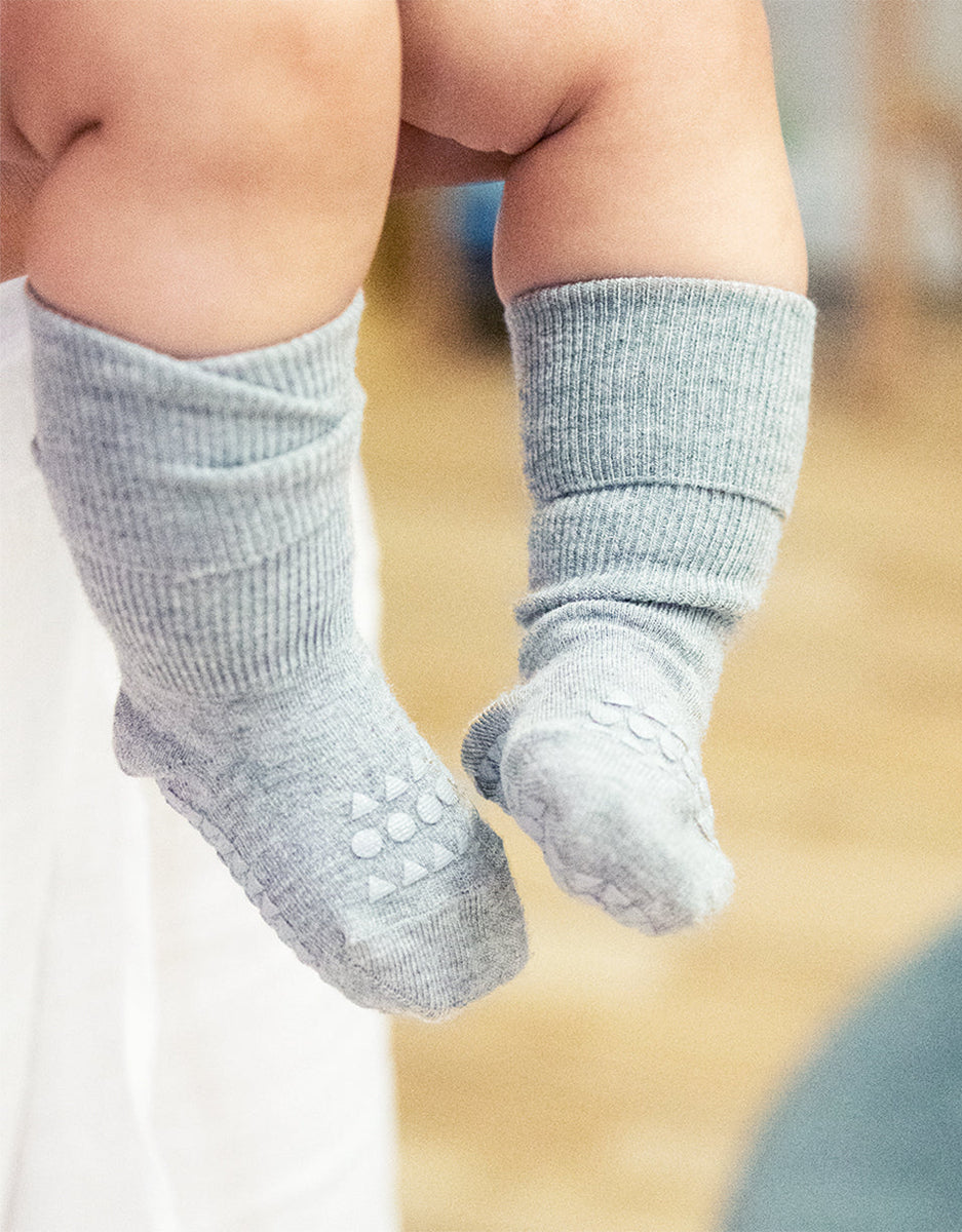 Anti-slip bamboo socks