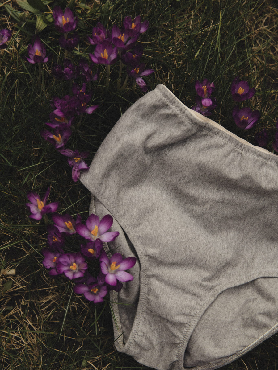 High-waisted cotton briefs
