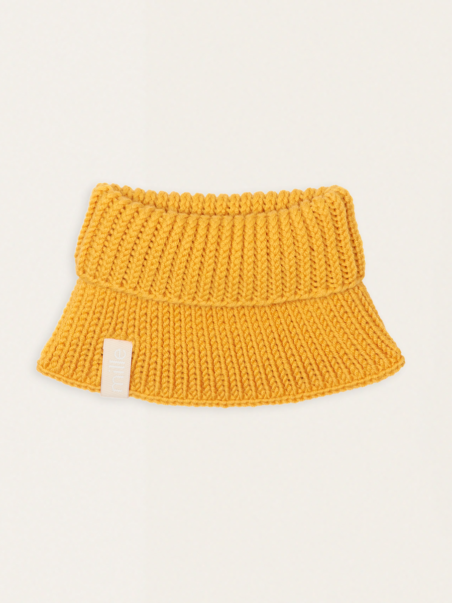A chunky merino wool scarf