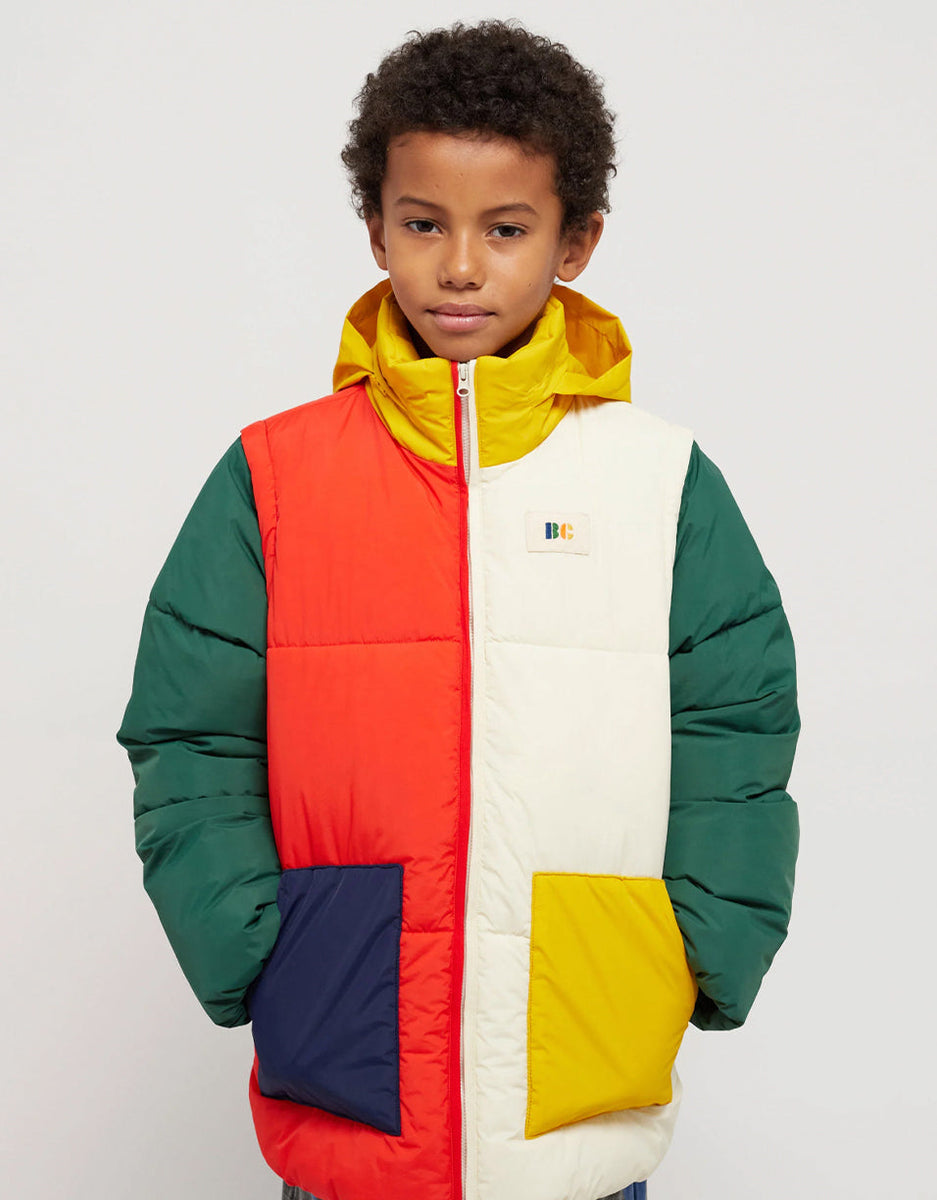 Warme Jacke mit abnehmbaren Ärmeln für Kinder