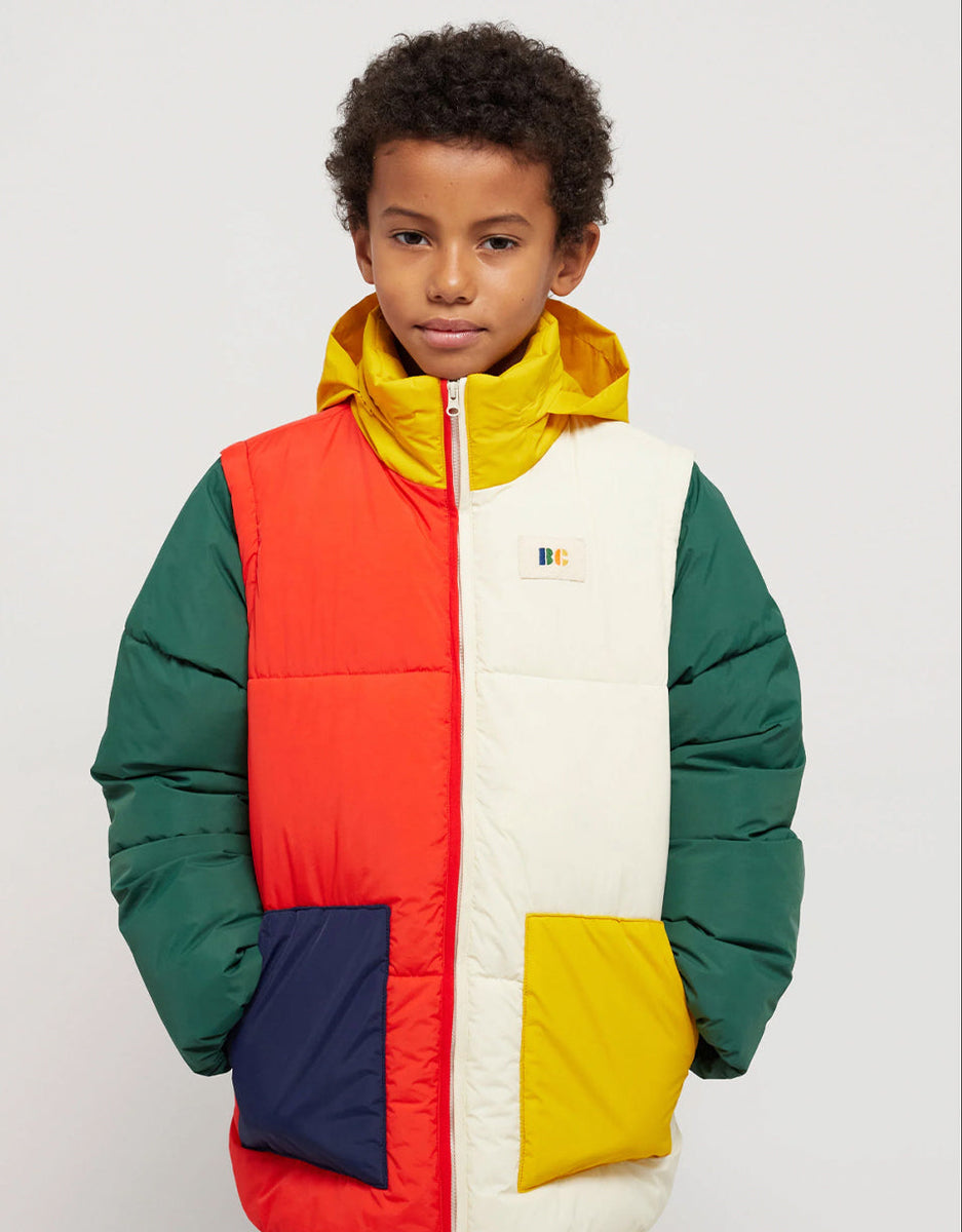 Warme Jacke mit abnehmbaren Ärmeln für Kinder