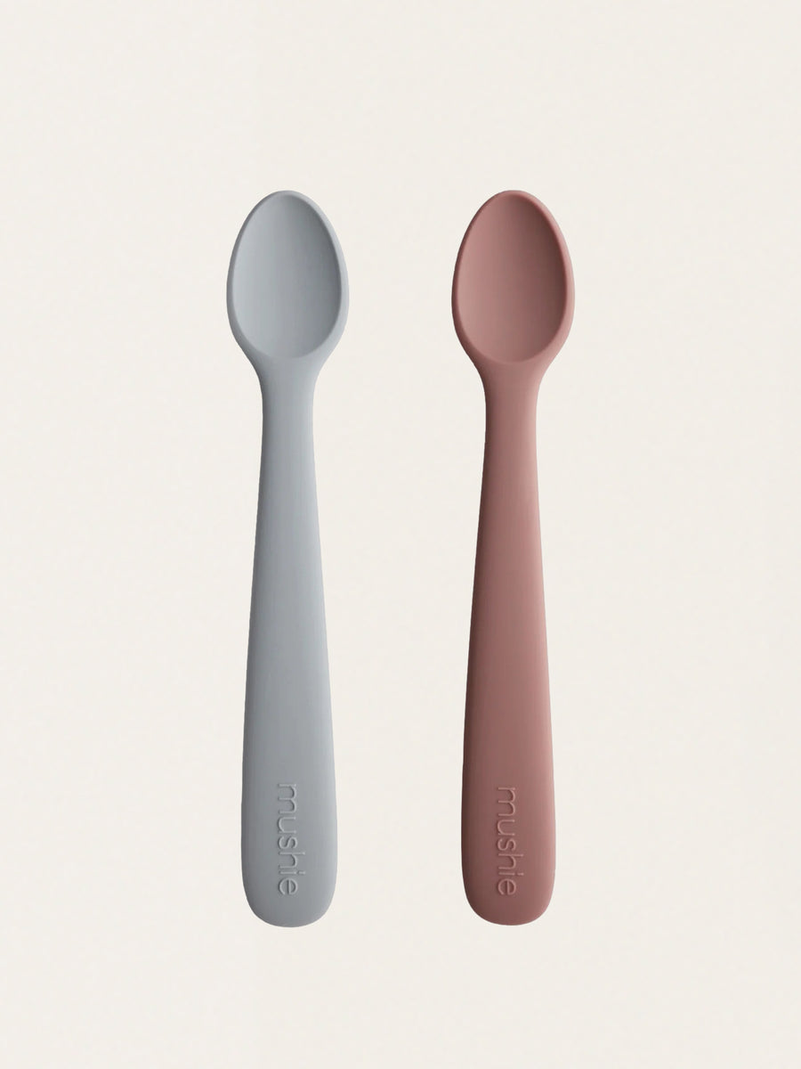 A set of two spoons for learning to eat independently