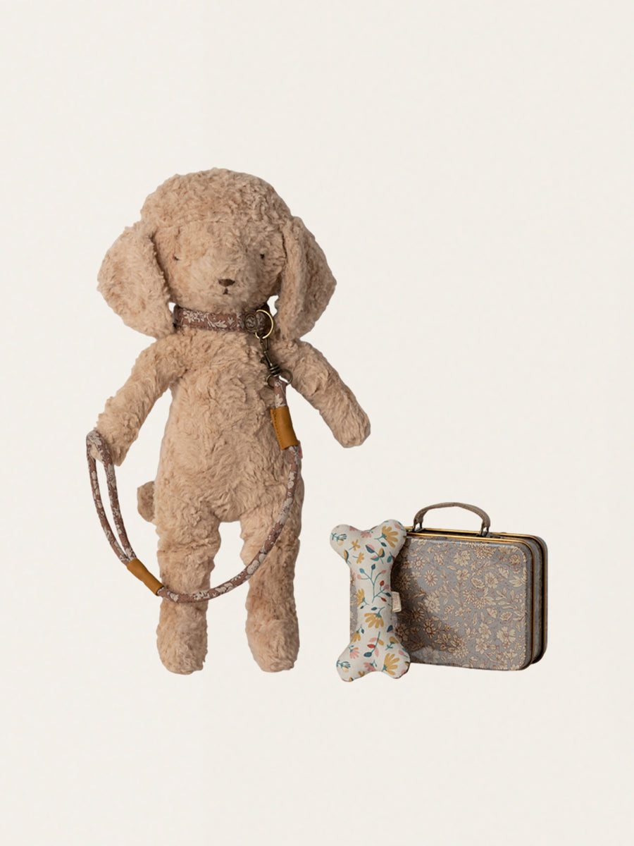 Maileg dog accessories in a metal case