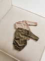 Roe &amp; Joe Bio-Baumwoll-Body mit Envelope-Design 