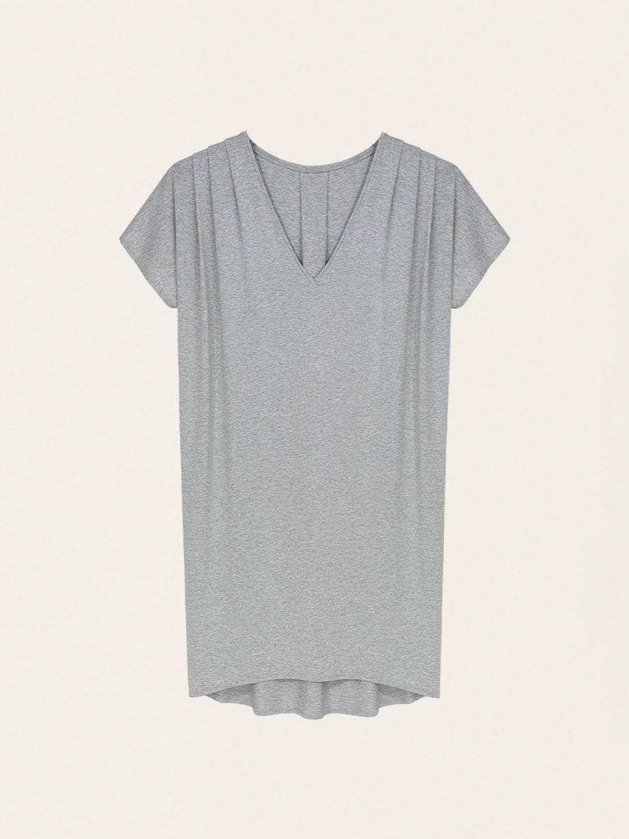 Breastfeeding-friendly maternity shirt