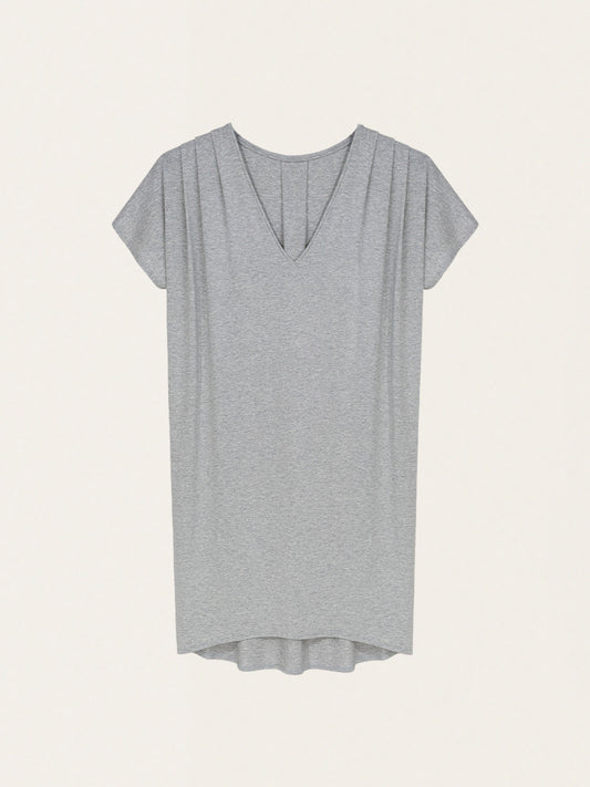 Breastfeeding-friendly maternity shirt