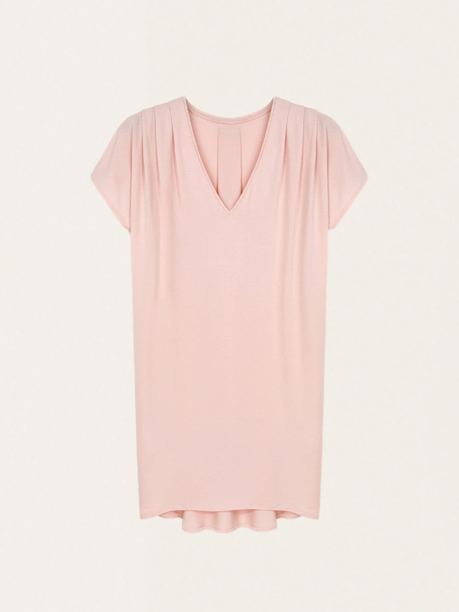 Breastfeeding-friendly maternity shirt