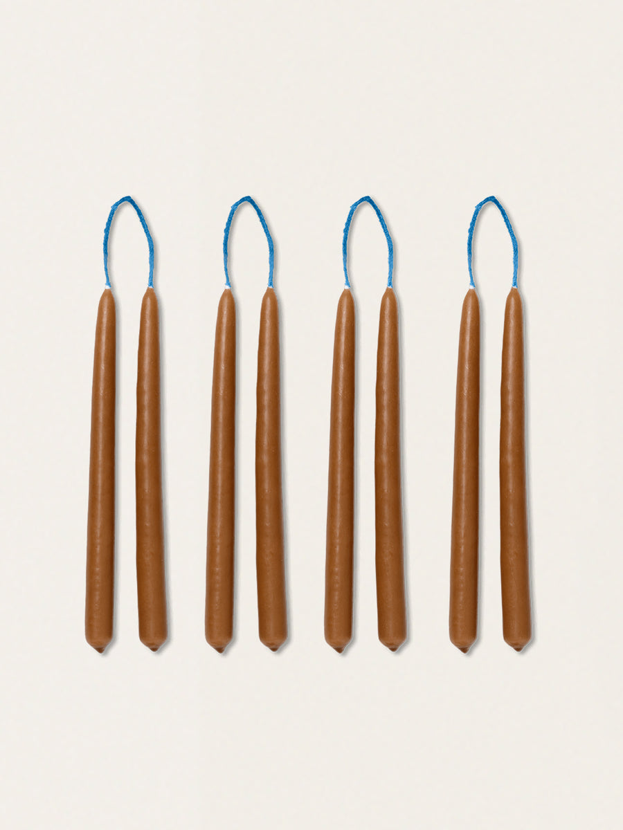 Set of 8 candles with colored wicks