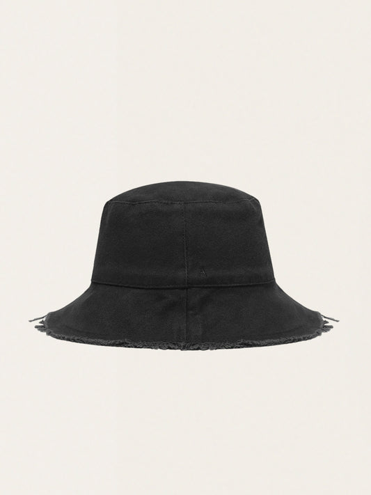 Cotton hat with a wide brim