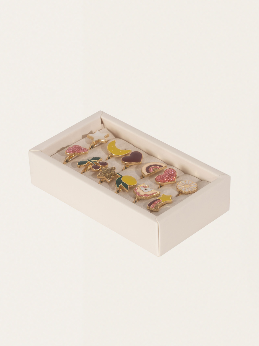 Set mit 12 Kinderringen.
