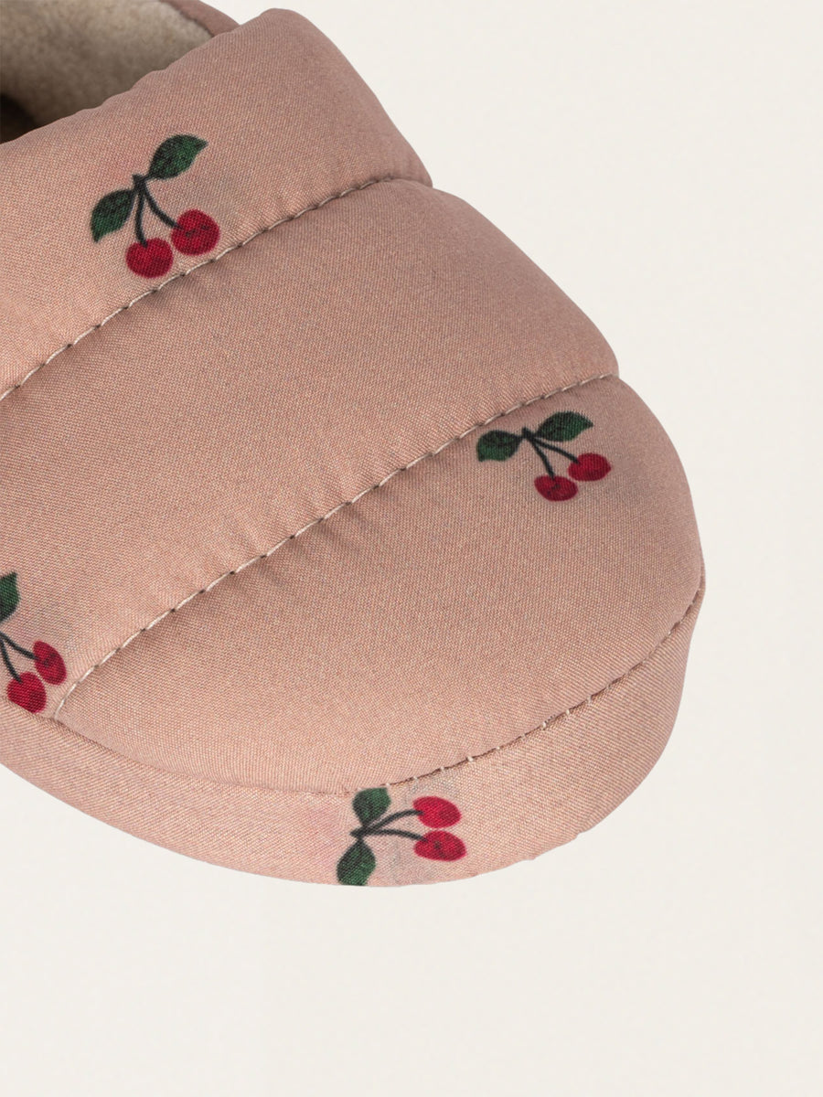 Globe insulated slippers