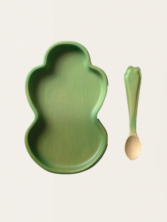 Wooden plate with Kale spoon