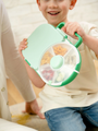 Lunchbox with a rotating 2-in-1 snack container