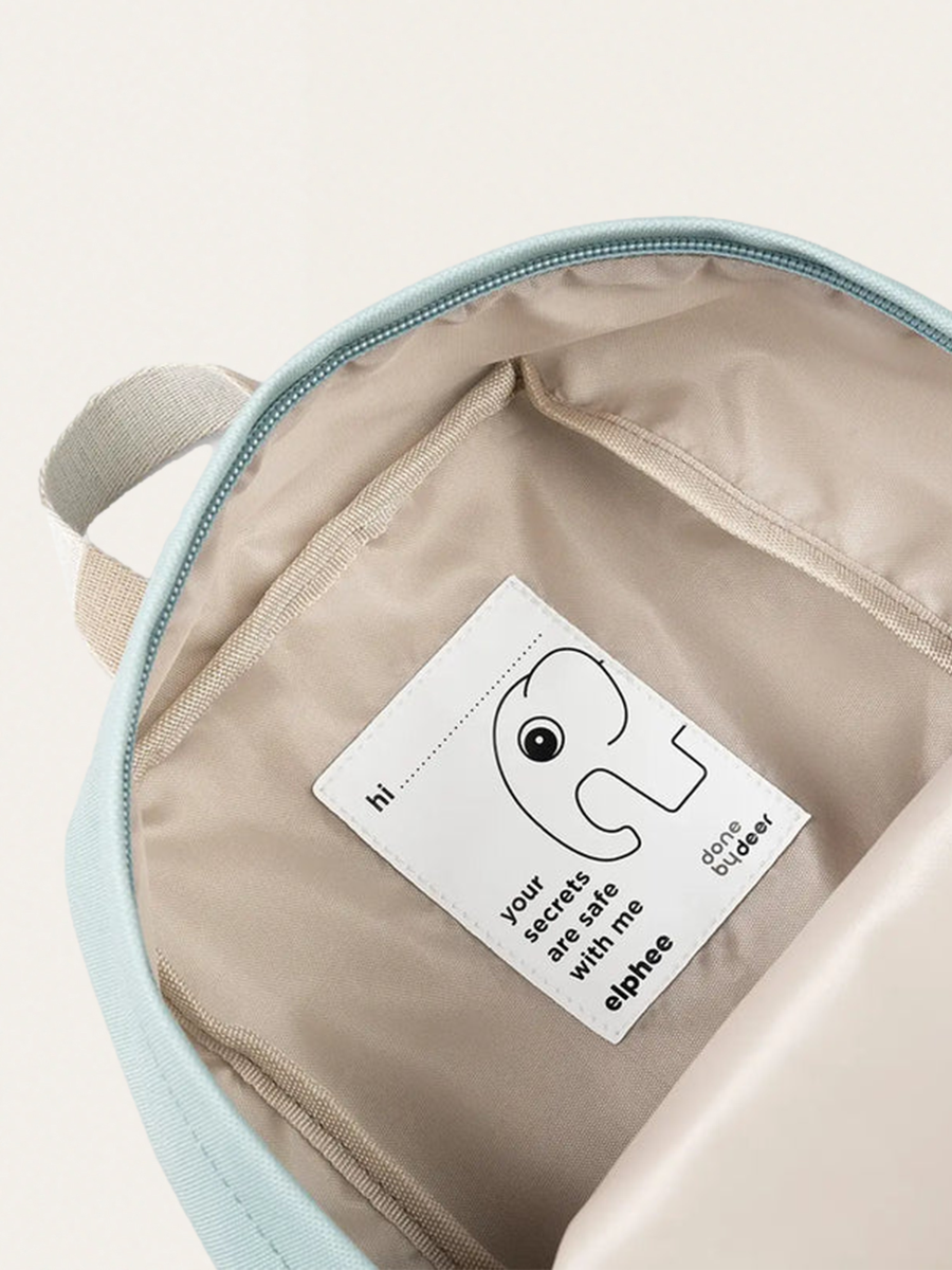 Elphees erster Babyrucksack