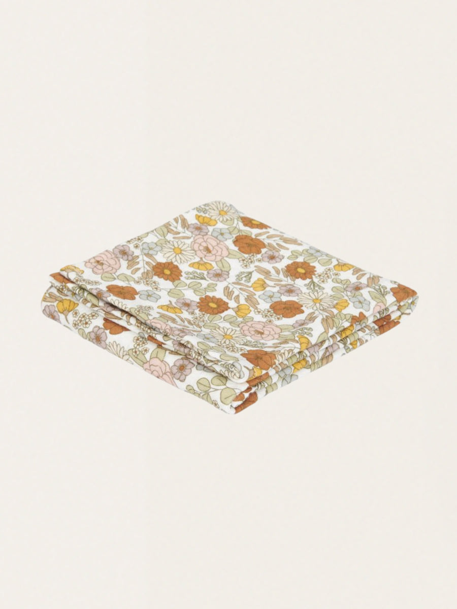 Große Baumwoll-Wickeldecke von Little Flowers, 120 x 120 cm