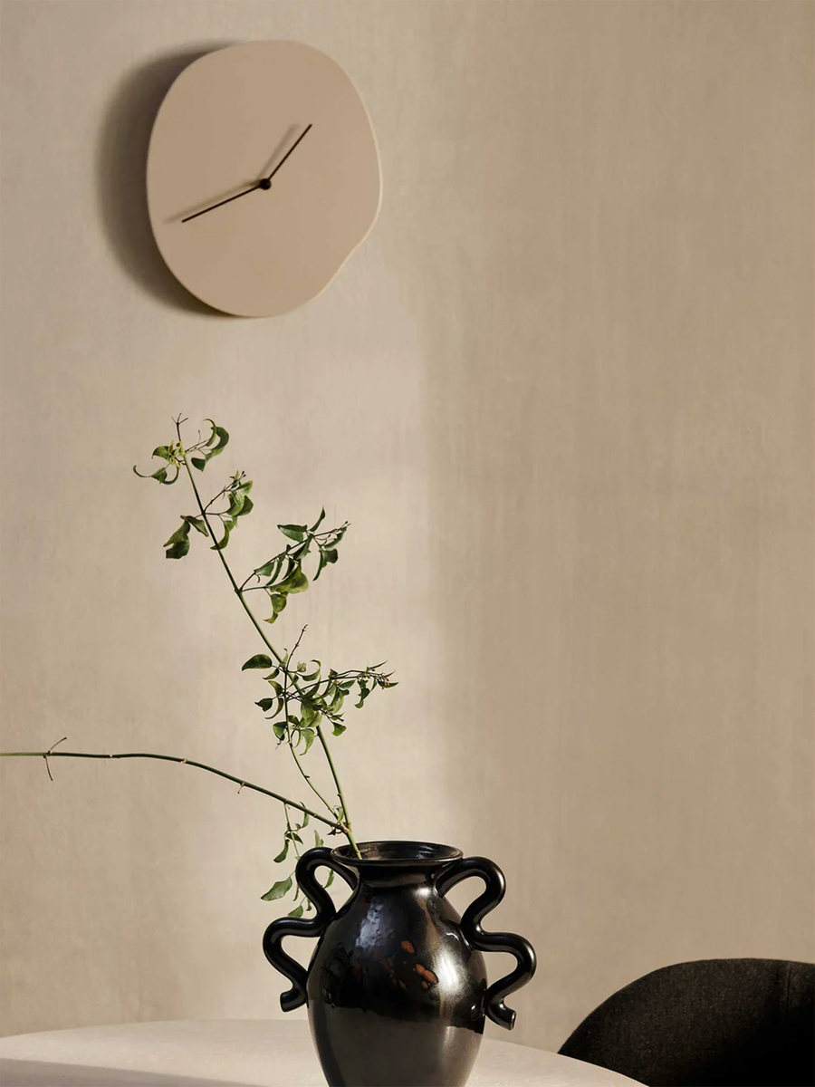 Melt wall clock