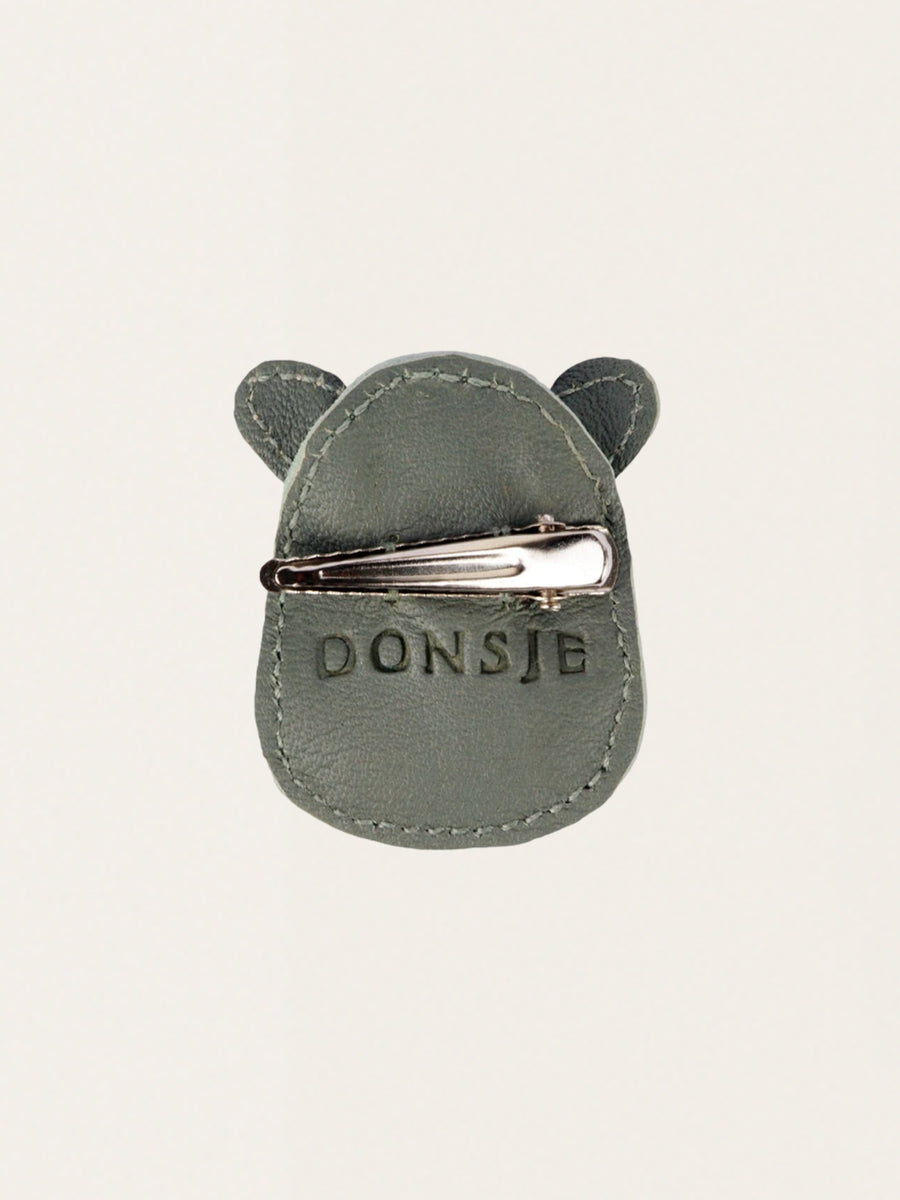 Josy's hair clip