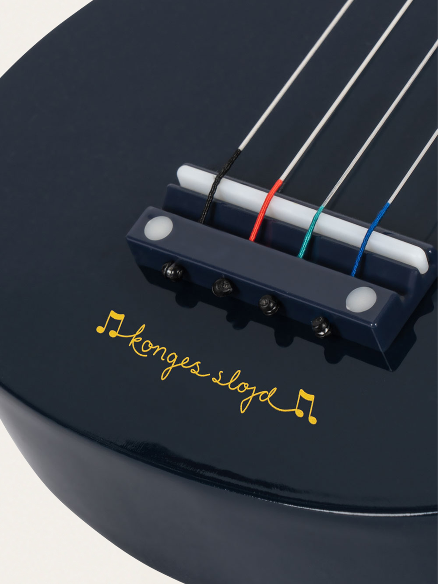 Holzgitarre - Ukulele Mitternacht