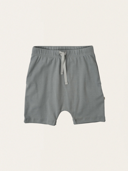 Hellblaue Baumwollshorts