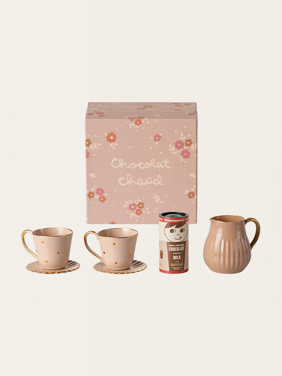 Hot chocolate making kit for mice and bunnies
