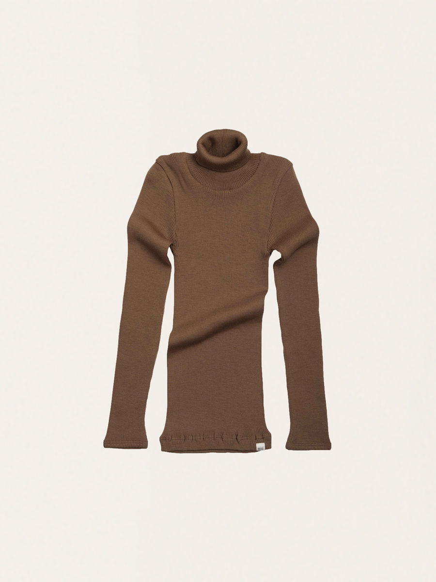 Karamellfarbener, gerippter Rollkragenpullover aus Merinowolle