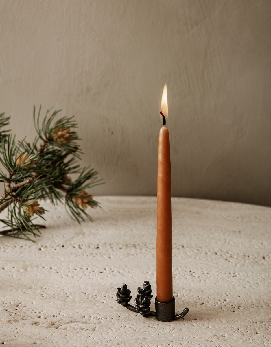 Set of 8 candles with colored wicks