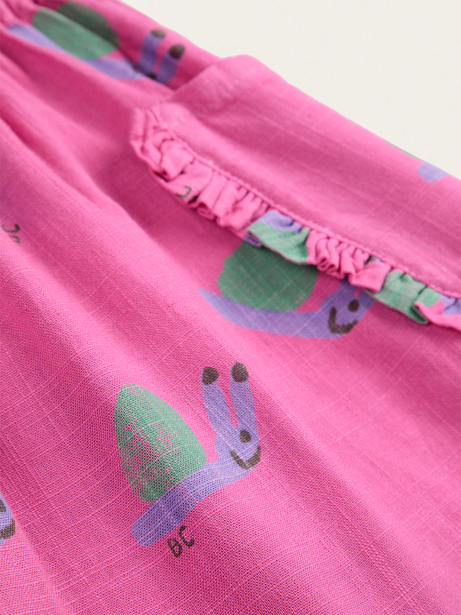 Lustiger Kinderrock mit Schneckenmuster