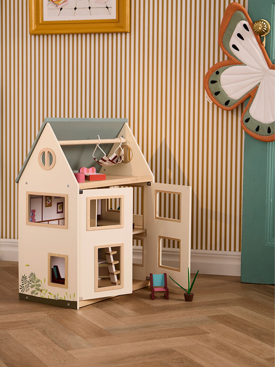Aidens hölzernes Puppenhaus