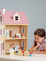 Puppenhaus aus Holz mit Ausstattung