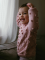 Sweterek z wełny merino popcorn Soft Pink