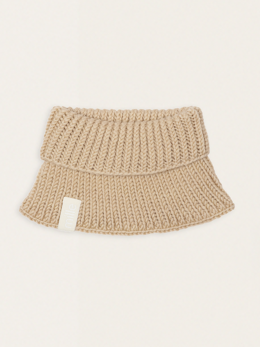 A chunky merino wool scarf