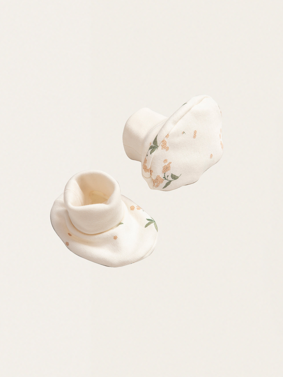 The first shoes made of certified cotton