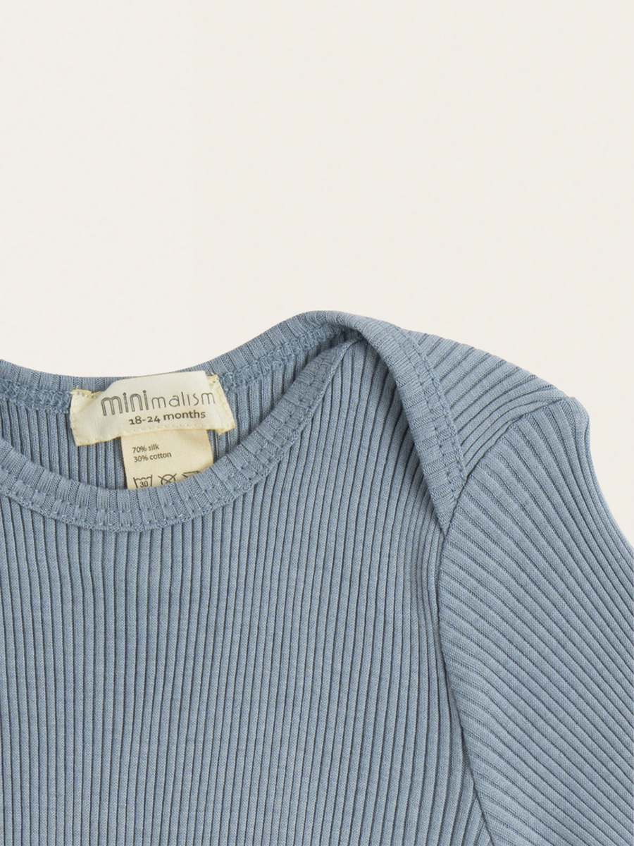 Transparenter, blauer, nahtloser Body aus Baumwoll-Seide-Mischgewebe
