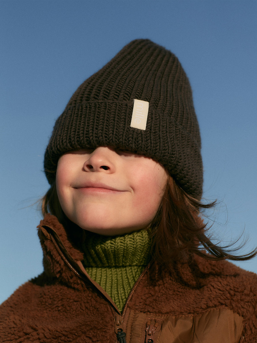 A chunky merino wool scarf
