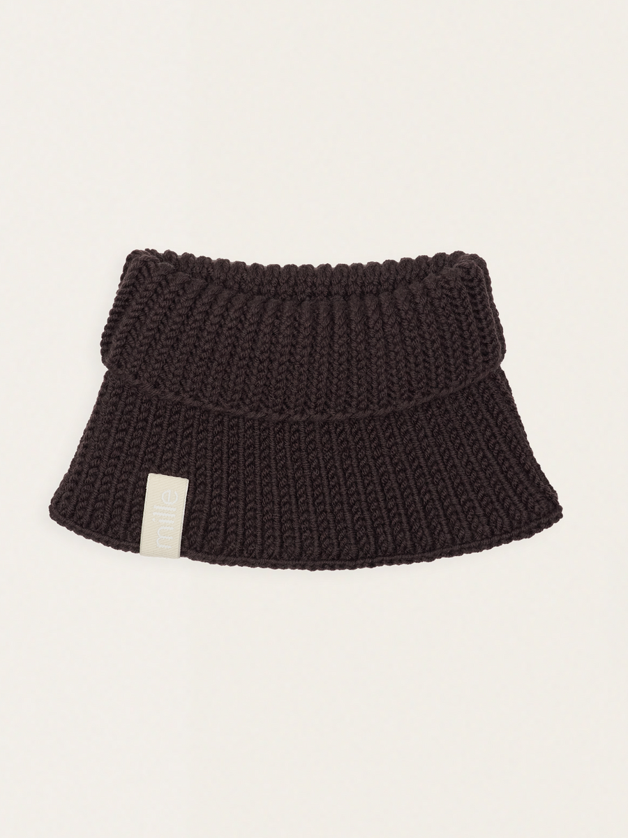 A chunky merino wool scarf