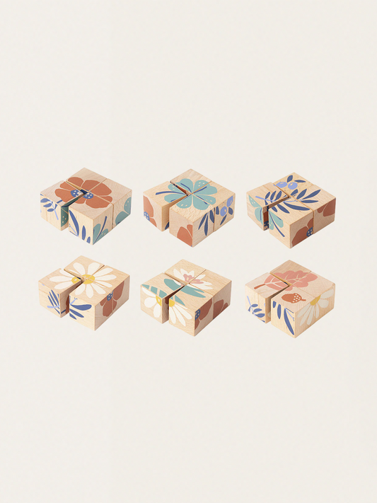 Holzpuzzle in einem Baumwollbeutel mit Blumen