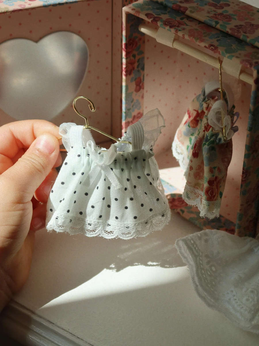 Miś w pudełku Tiny Teddy Rosalie Dress Up