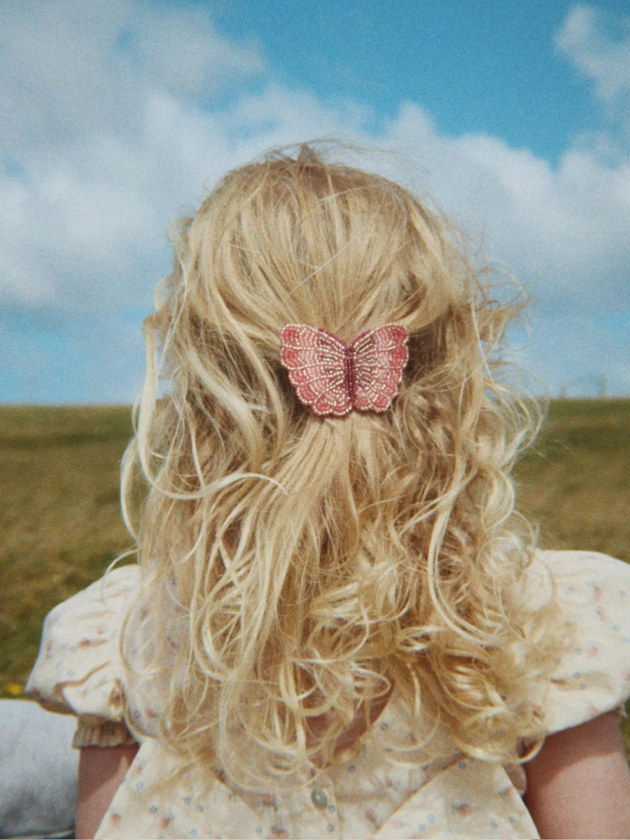 Koralikowa spinka do włosów - motyl