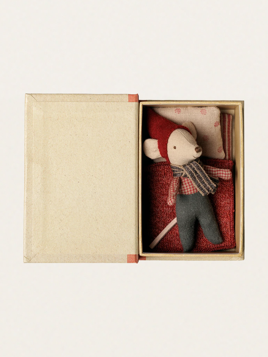 Świąteczna myszka w książeczce Baby in book