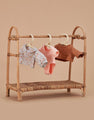Kleiderbügel aus Rattan für Puppenkleidung